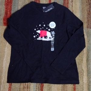 Soft long sleeve tee. Size medium, brand-new. black with a festive polar bear